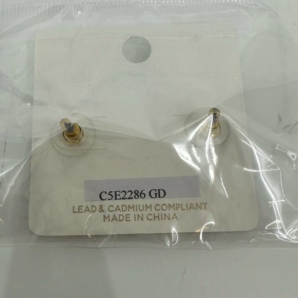 🆕 🐿️ New York, Squirrel Enamel Stud Earrings 0.75 - Picture 3 of 4